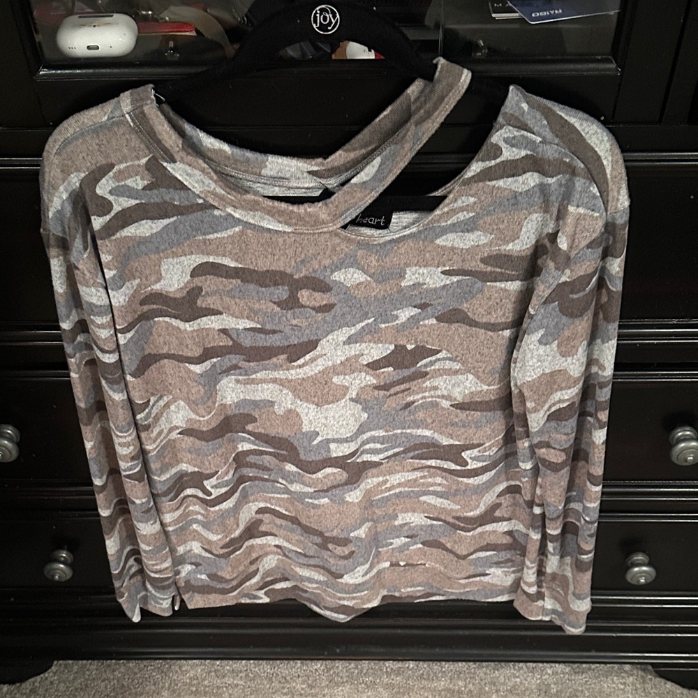 Derek Heart Gray and Brown Camouflage Long Sleeve Top